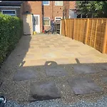 Contractors, City Centre, Parking, 3 Double Rooms, Netflix, Cosy!